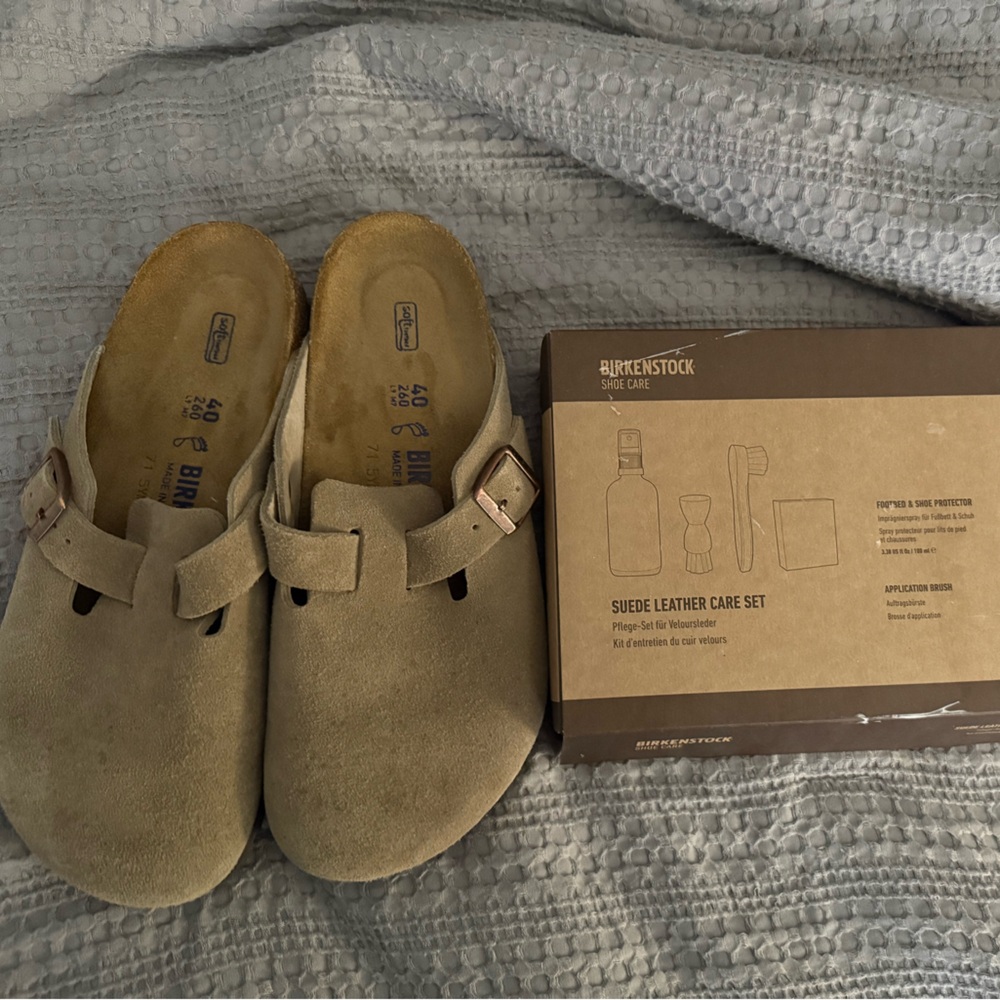 Birkenstock Boston Soft Footbed clogs Size: US 7-7.5/9-9.5 / EU 40